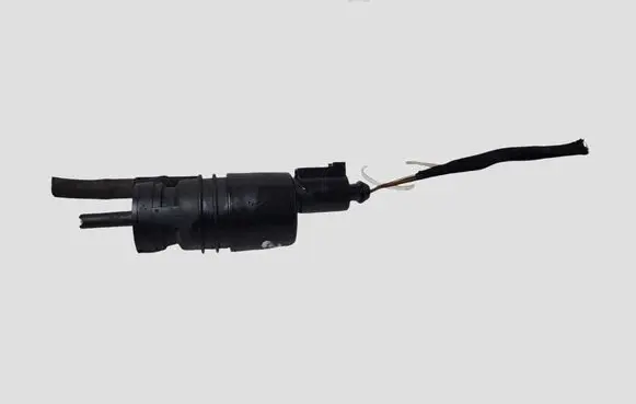 Mercedes-Benz E W212 Windscreen/windshield washer pump 2218690121