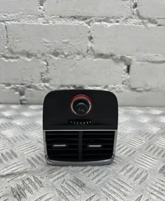 Rear air vent grill