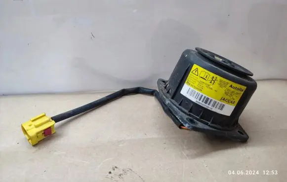 Jaguar XJ X351 Pedestrian airbag 8X2316E600AC