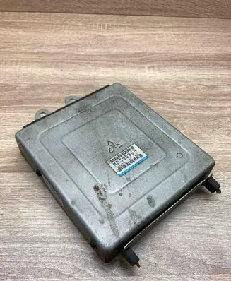Mitsubishi Carisma Engine control unit/module ECU MD355869 E2T68375 Used