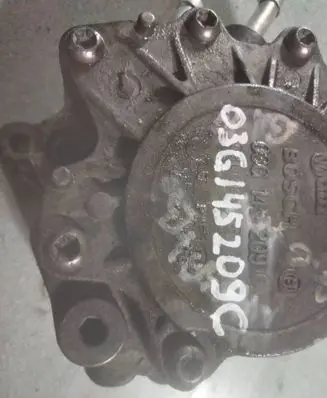 Audi A3 S3 8P Vacuum pump 03G145209C