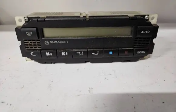 Volkswagen PASSAT B5 Climate control unit 1J1907044 5HB00761700