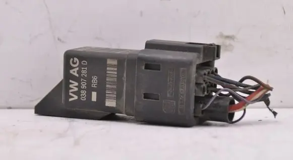 Volkswagen Golf VI Other relay 0281003038