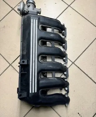 BMW 5 E39 Intake manifold 7789329 7789247 7789287