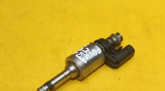 Ford Focus Fuel injector DM5G-9F593-AA