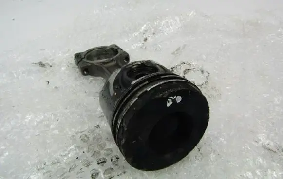 Nissan Micra Piston 