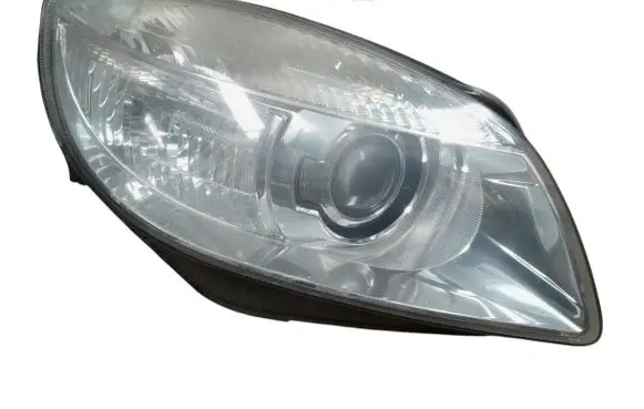 Skoda Fabia Mk2 (5J) Headlight/headlamp 5J1941016B 9AL16252710 02A0213386