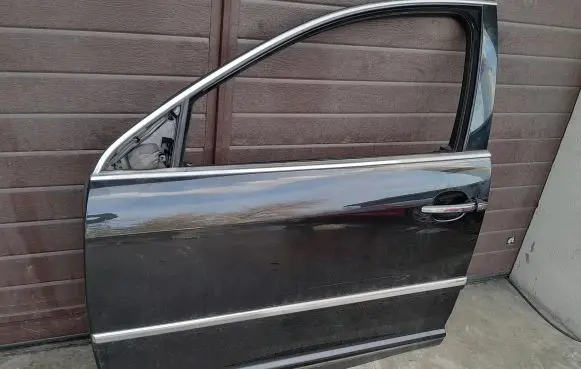 Volkswagen Phaeton Front door