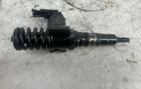 Skoda Superb B6 (3T) Fuel injector 03G130073G 0414720404