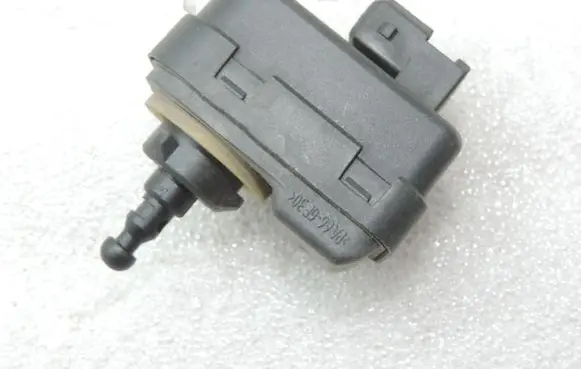 Toyota Yaris Headlight level adjustment motor 811700D120 811300D120