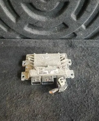 Ford Fiesta Engine control unit/module 8V2112A650SF