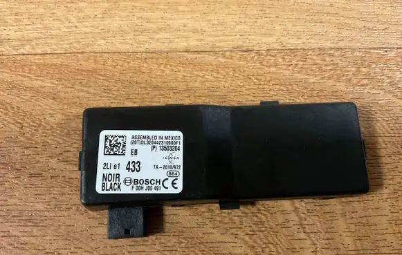 Opel Insignia A Antenna control unit 13503204 F00HJ00491