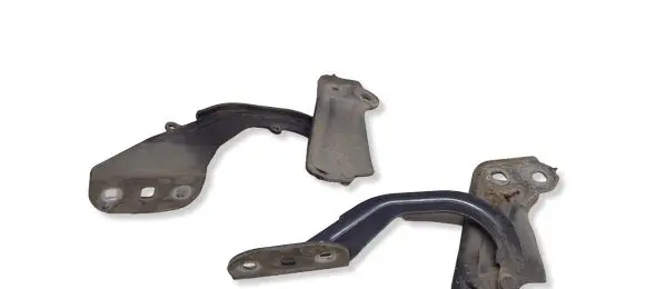 Ford Focus Engine bonnet/hood hinges BM51A16800AD BM51A16801AD
