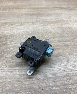 Toyota RAV 4 (XA30) Air flap motor/actuator 0638000920 R712
