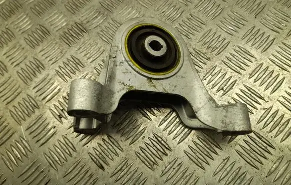 Polestar 4 Engine mount bracket 80009058