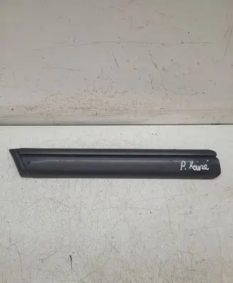 Mercedes-Benz E W124 Fender trim (molding)