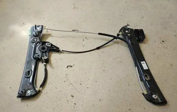 BMW 4 G22 G23 G24 G26 Front door electric window regulator 5A071C3