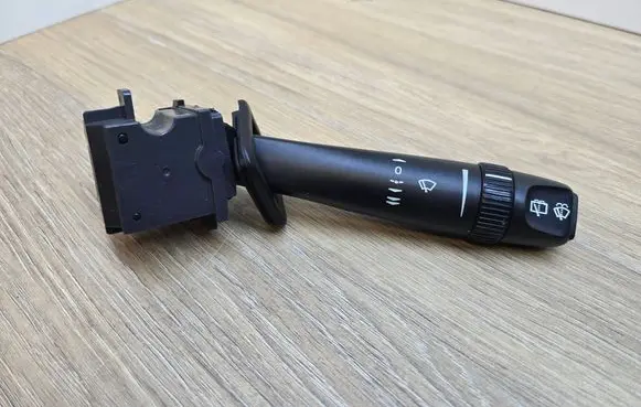 Volvo V70 Wiper control stalk 8191545