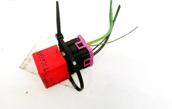 Volkswagen PASSAT B5 Other relay 443919578C 899519000