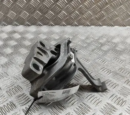 Audi Q3 F3 Engine mount bracket 5Q0199262BF