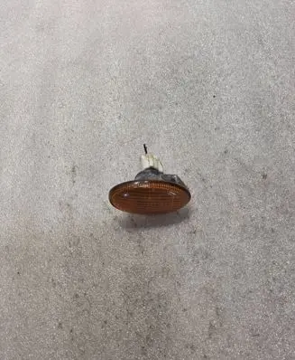 Subaru Forester SF Front fender indicator light 