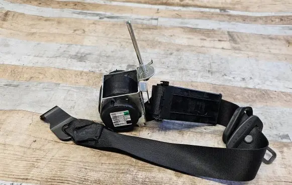 Opel Astra H Front seatbelt 604515800