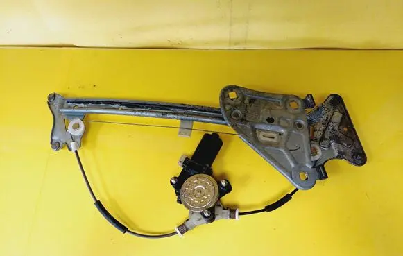 Hyundai Coupe Front door window regulator with motor