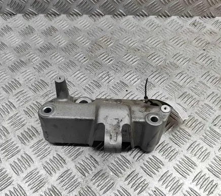 Volvo XC40 Engine mounting bracket 31686307