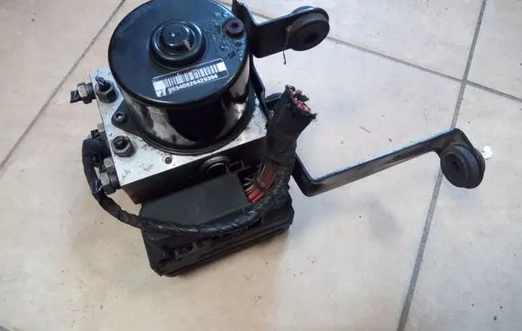 Ford Focus C-MAX ABS Pump 8M512C405CA NE57211