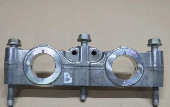 Opel Insignia A Camshaft holder 