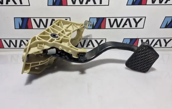 BMW 5 E60 E61 Brake pedal 6759944