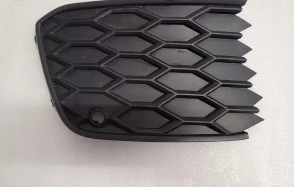 Volkswagen Golf VIII Front bumper lower grill 5H0853665L