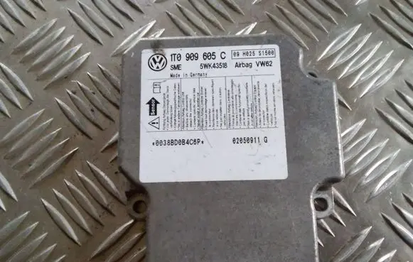Volkswagen Touran I Airbag control unit/module 1T0909605C 5WK43518