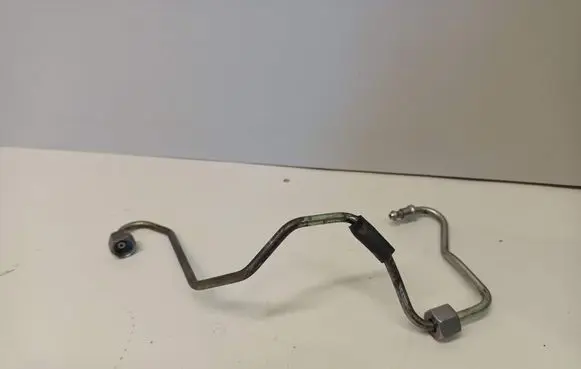 Fuel injector supply line/pipe