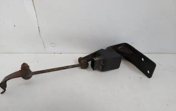 Mercedes-Benz E W211 Air suspension front height level sensor A0105427717