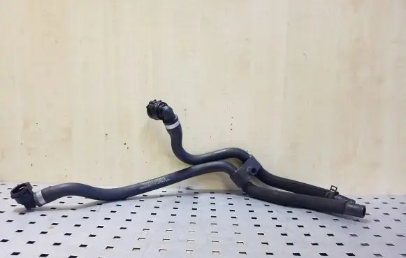 Mercedes-Benz GLC X253 C253 Engine coolant pipe/hose A2535013300