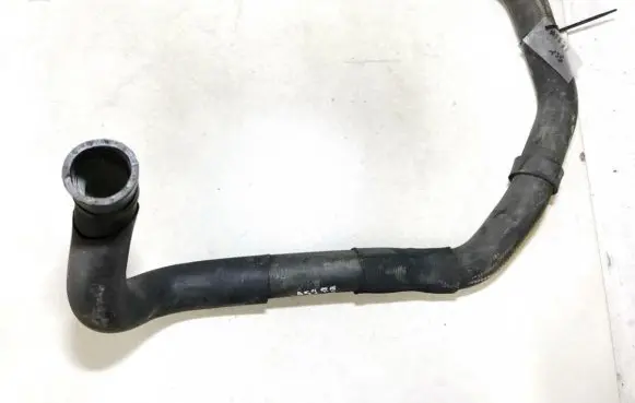 Volkswagen PASSAT B6 Engine coolant pipe/hose