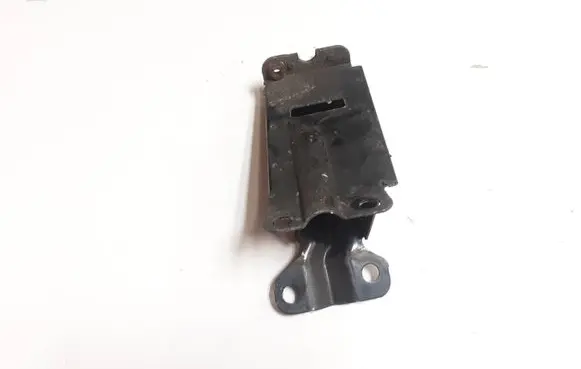 Volvo S80 Radiator mount bracket