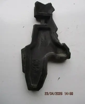Toyota Yaris Fender foam support/seal 0D020