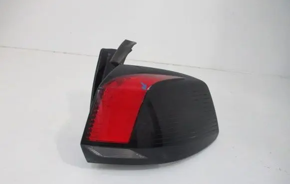 Peugeot 5008 II Rear/tail lights 9811028180
