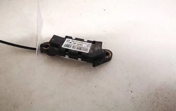 Mercedes-Benz C W203 Airbag deployment crash/impact sensor 0018209126