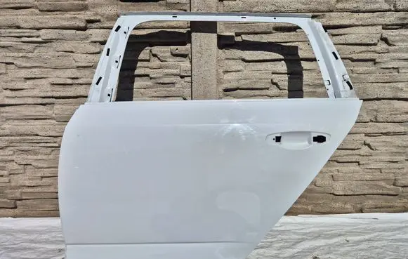Skoda Octavia Mk3 (5E) Rear door 5E9833311