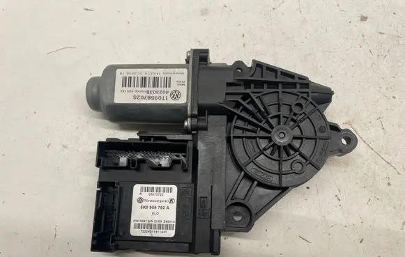 Volkswagen Touran II Front door window regulator motor 5K0959792A 1T0959702S 402303B