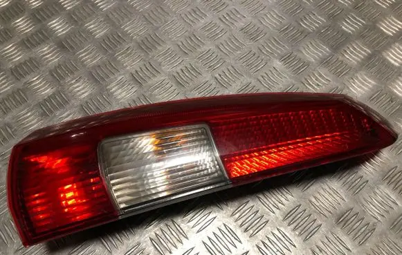 Volvo V70 Rear/tail lights 9154493