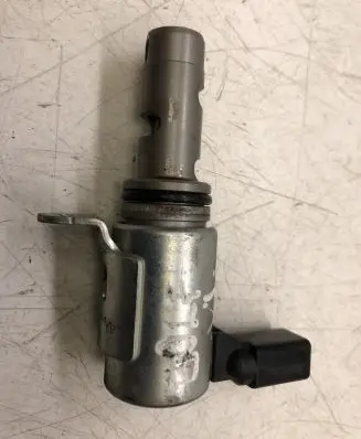 Volkswagen Golf VI Camshaft vanos timing valve 03C906455A