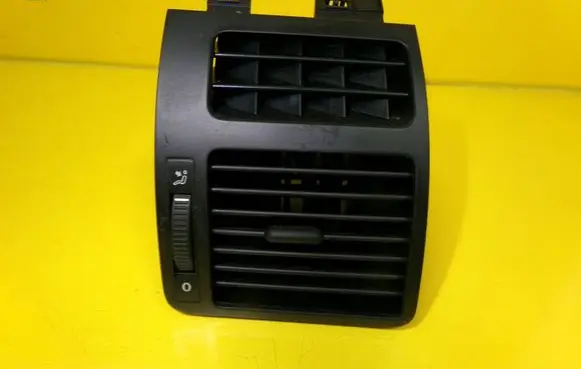 Volkswagen Touran I Dashboard side air vent grill/cover trim 1T0819704A