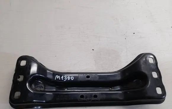 Mercedes-Benz C W205 Gearbox mounting bracket A2052401902 Z060034816