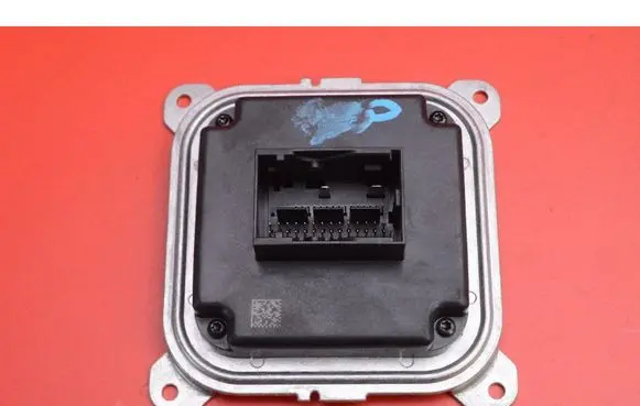 Nissan Qashqai Voltage converter/converter module 260555036R