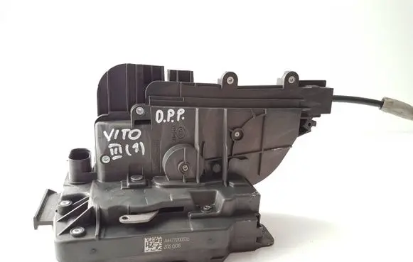 Mercedes-Benz V Class W447 Front door lock A4477200535 ZGS005