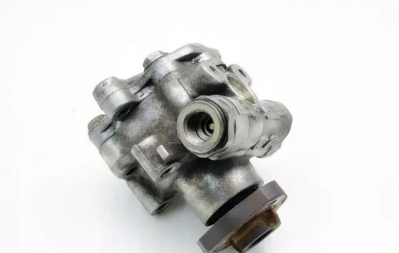 Audi A3 S3 8V Power steering pump 06A133062